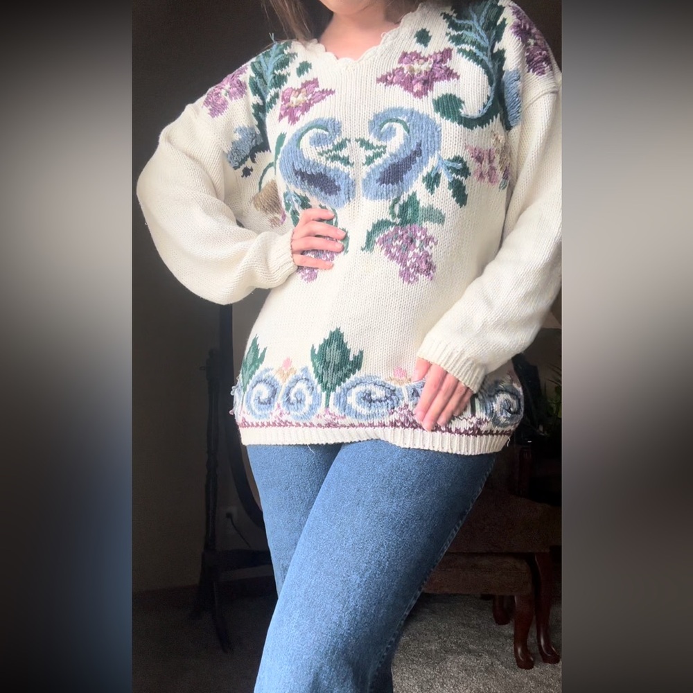 Vintage Floral Knit Sweater with Scalloped Collar